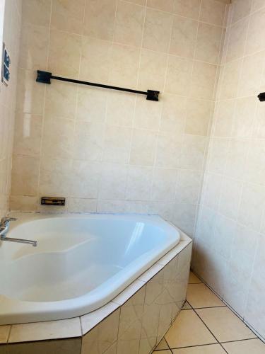 Airport Imperial Guest House Room Type - Deluxe Double Room with Bath