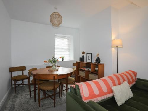 Maes Y Ddol Maes Y Ddol