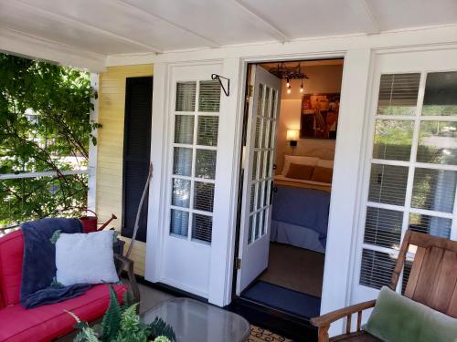 Bayberry Inn B&B and Oregon Wellness Retreat - 발코니/테라스