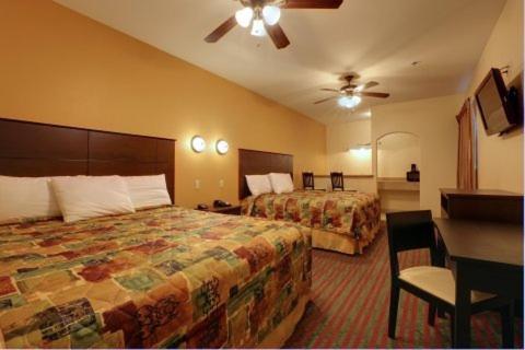 2 king beds