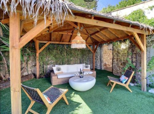 Garden, Villa Prestige Confort & Piscine in Saint-Mitre