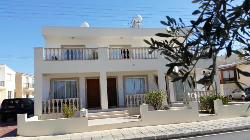 Pari Holiday apartments