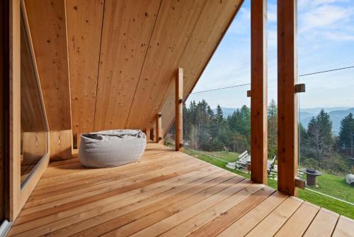 Erkély/terasz, NEW OPENING "Sissi Chalets" - Unique Luxury Hideaway with Mountain view & Sauna in Cavareno