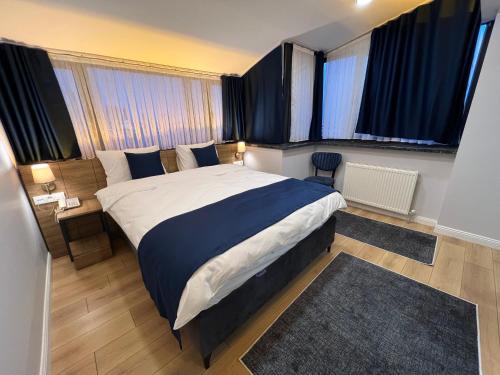 The Blue Suites - image 9