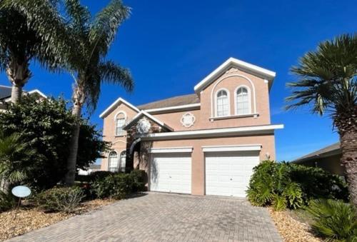 Sand Hill Point 5 Bed 3 Bath Pool Home in Davenport, USA
