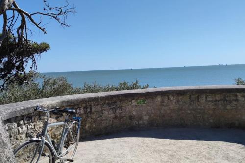 Joli studio près de la mer avec extérieur Joli studio près de la mer avec extérieur