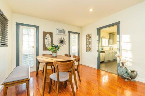 Newly Remodeled 3B2B House in Glendora, USA