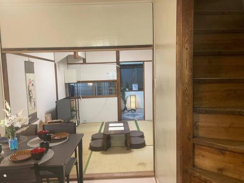 Kenchi House, 2-minute walk from Nihonbashi Station and Kuromon Market