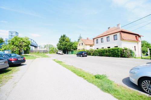 Family House in Am Schöpfwerk area