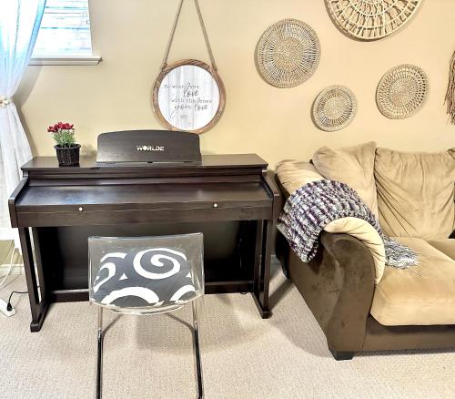 Scorpio House Langley ROOM A