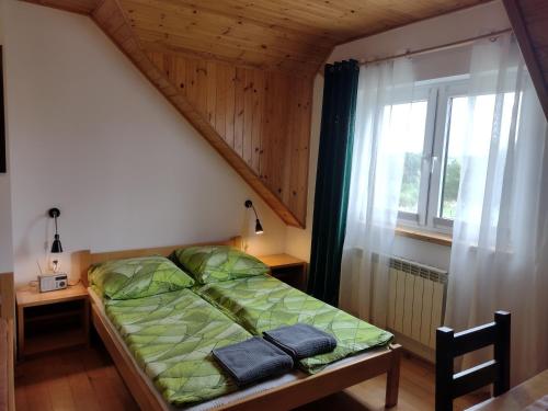 1 double bed, 2 twin beds