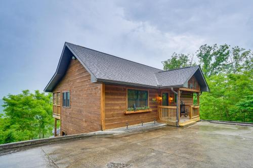 Cabin in the Clouds with Hot Tub Less Than 10Mi to Dollywood - image 2