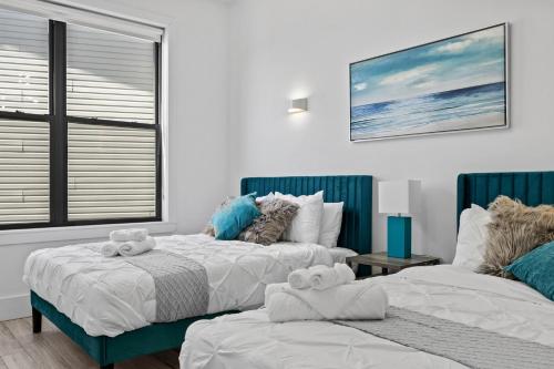 Expansive 3BR with Pool Table - Easy Access to NYC Expansive 3BR with Pool Table - Easy Access to NYC