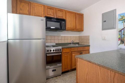 Lovely 2 bed 1 Bath near Las Olas W/Free parking! thumb 3