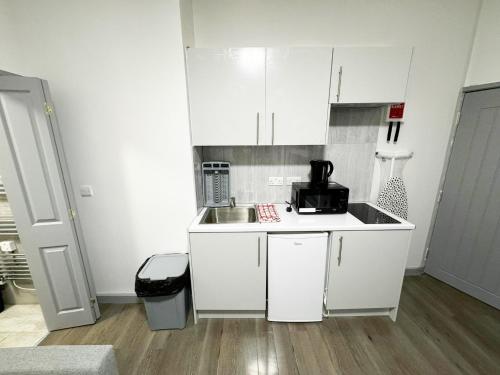 Flat 3 Stay in ilford - Apartment - Ilford