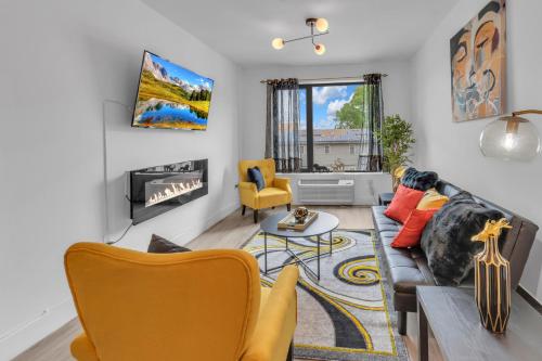 Royal Oasis Indoor Pool, FREE Parking, Near NYC image