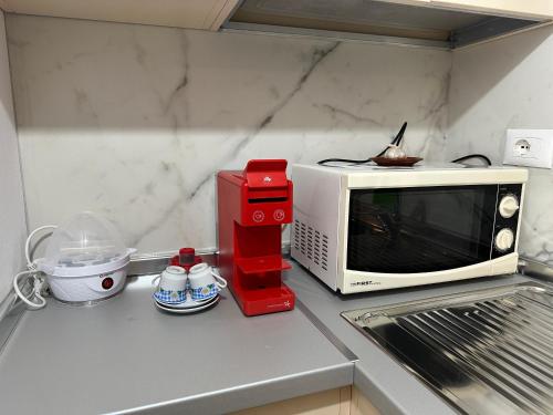 Teo’s Apartment - image 5