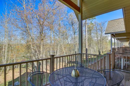 Nisswa Townhome with Boat Slip and Gull Lake Access!
