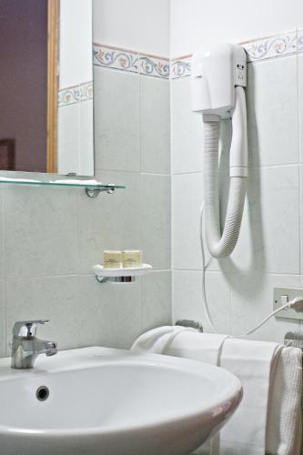 Double Room image 4