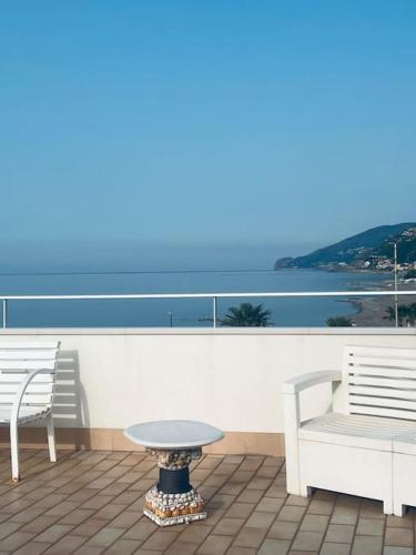 Attico una finestra sulle Isole Eolie in Brolo