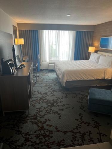 Holiday Inn - Mississauga Toronto West, an IHG Hotel