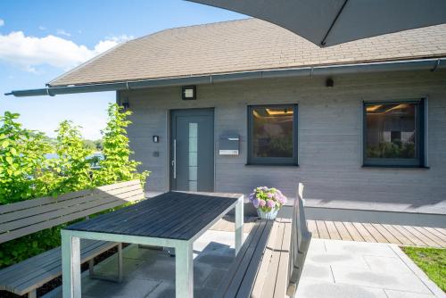 Hideaway Kraftplatz Chalet am See Mattsee Obertrum Urlaub am See Salzburger Seenland