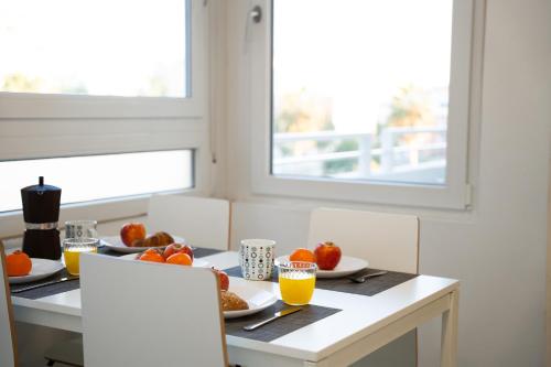 Apartamento Torre Cervantes, moderno, luminoso, a 5 min de la Playa in 波里戈諾德聖伊西德羅