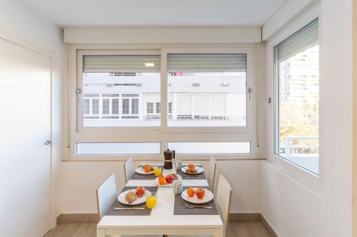 Apartamento Torre Cervantes, moderno, luminoso, a 5 min de la Playa in 波里戈諾德聖伊西德羅