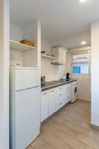 Apartamento Torre Cervantes, moderno, luminoso, a 5 min de la Playa in 波里戈諾德聖伊西德羅