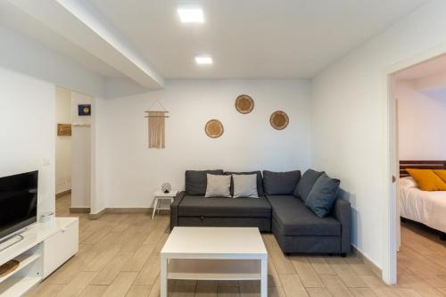 Apartamento Torre Cervantes, moderno, luminoso, a 5 min de la Playa in 波里戈諾德聖伊西德羅