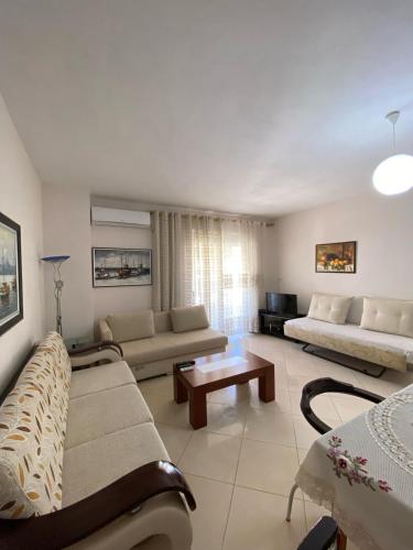 Alvi Apartment 1 – khách sạn tại Ksamil