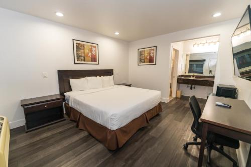Non-Smoking - King Room