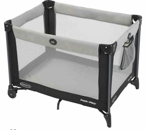 LovelyHome-Foosball-NearAirport-5 Queen Beds -Air conditioning