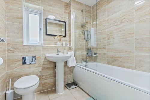 Luxury Modern House - 8 mins to NEC, Airport, Birmingham (foto 7)