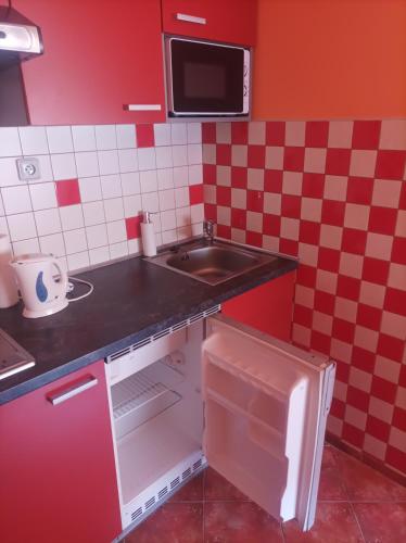 Kitchen, MAT ubytovani in Svinov