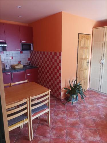 Kitchen, MAT ubytovani in Svinov
