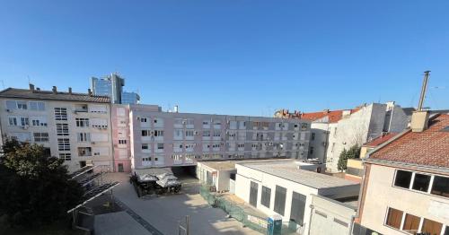 Apartments with a parking space Osijek, Slavonija - 22908