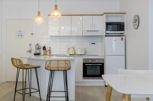 One-Bedroom Apartment image 10