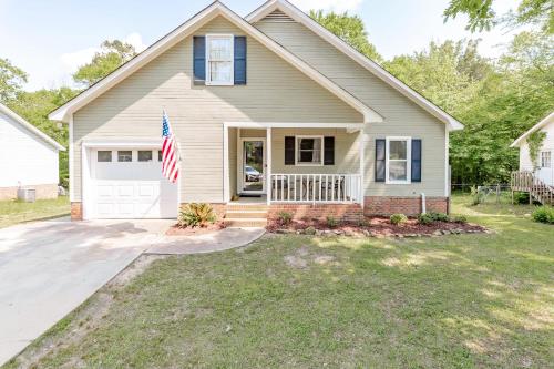 Dutch Creek Cottage- 10 mins to Lake Murray! in Irmo, USA
