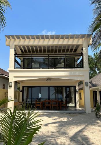 2 bedrooms, 3 beds