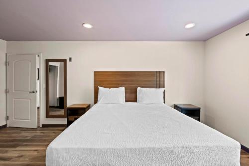 Hyland Inn Long Beach - main image