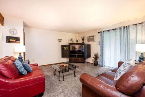 Countryside Family Cottages near Lake Bella Vista in Rockford, USA