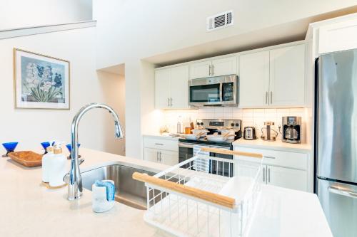 RiverWalk PentHouse Oasis w/Free Parking Gym Pool in San Antonio, USA