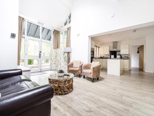 Hazel - Woodland Cottages - image 3
