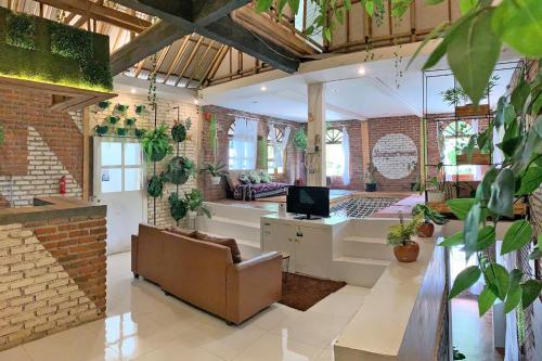 Ahmad Lodge Garden View – Bandung, KY