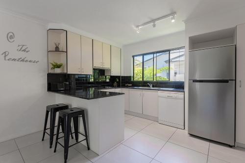 Unit 15 @ Tropical Reef: 2 mins to Four Mile Beach - image 5