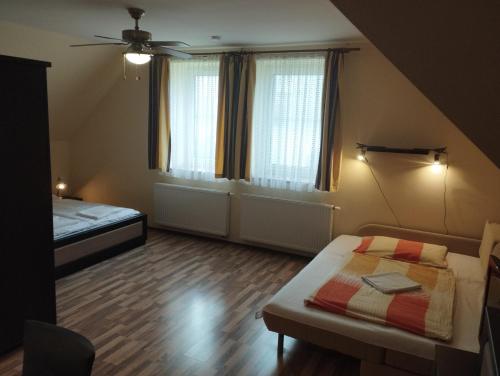 Tip-Top Lak Vendégház - image 12
