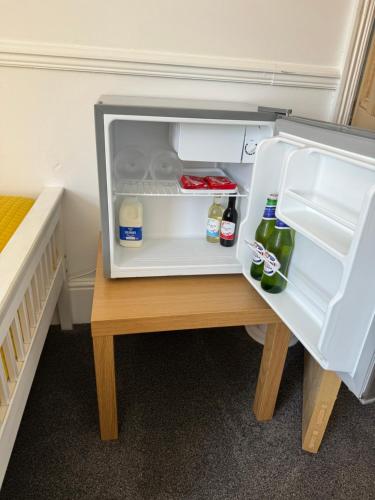 Pierremont En-Suite Rooms- 4 mins walk to Viking Bay Beach Room Type - Standard Twin Room