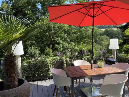 Balcony/terrace, Design and art Comfortable holiday residence in Schlangenbad