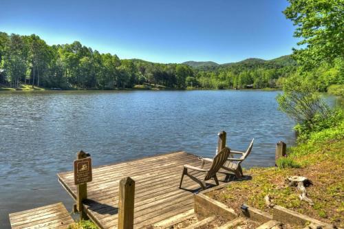 Mountainview Lake Retreat in Ellijay, USA
